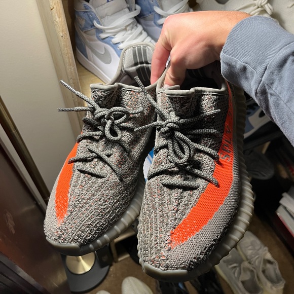 🔥Yeezy 350 V2 Beluga Reflective sz10 with authentication🔥 - Picture 2 of 4